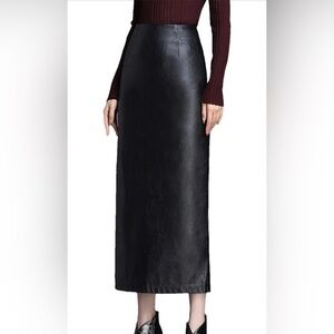 Women’s Vegan Leather Pencil Skirt – Black | Size Medium